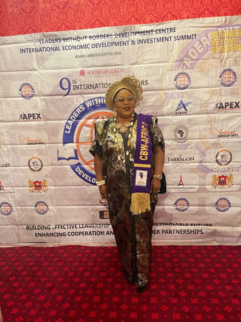 Mrs. Ngozi Oyewole bags the Leadership Personality Excellence Award for Global Excellence